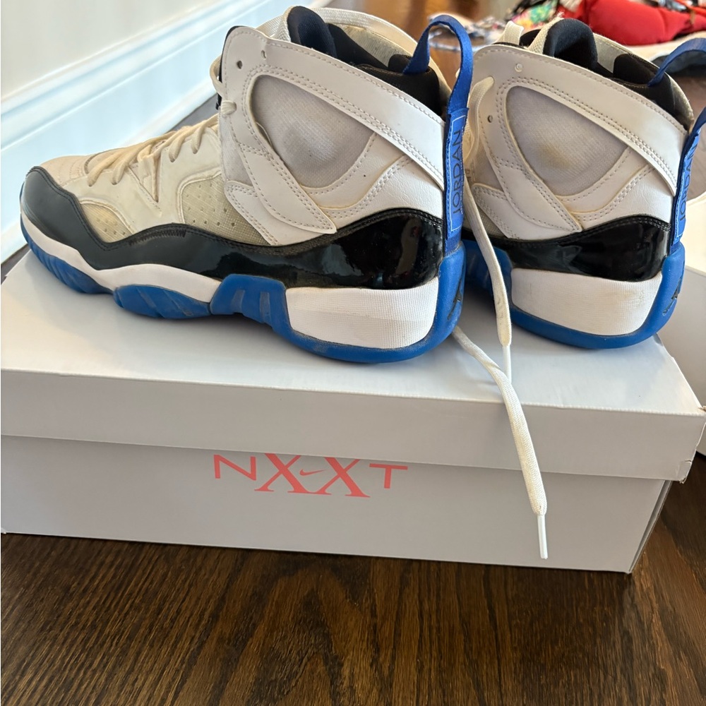 Nike Jordan High-Top Sneakers - White and Blue